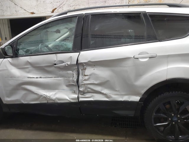 Ford ESCAPE SE 2017 1FMCU9GD1HUE75302 Image 14