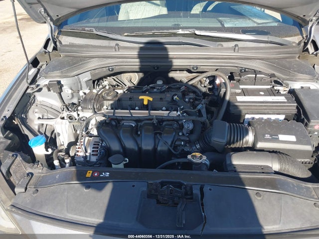 KMHD84LFXHU263016 Hyundai ELANTRA SE