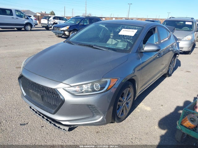 KMHD84LFXHU263016 Hyundai ELANTRA SE