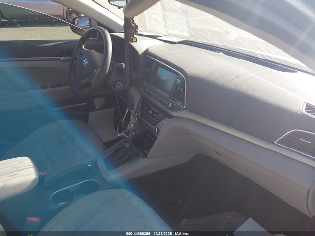 KMHD84LFXHU263016 Hyundai ELANTRA SE