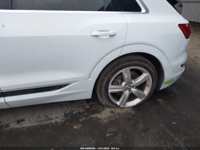 2019 AUDI E-TRON WA1LAAGE1KB023810 Photo 5
