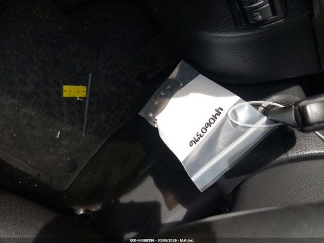 WVGAV7AX6GW597796 Volkswagen TIGUAN S
