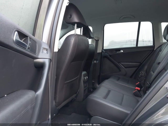 WVGAV7AX6GW597796 Volkswagen TIGUAN S