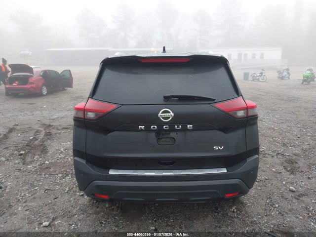 5N1AT3BA5MC757303 Nissan Rogue Sv Fwd