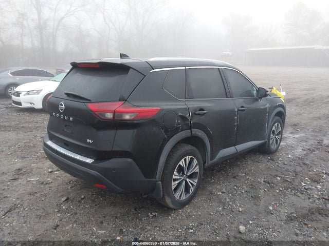 5N1AT3BA5MC757303 Nissan Rogue Sv Fwd