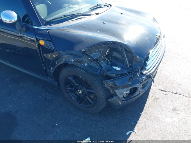2010 MINI COOPER WMWMR3C54ATU98667 Photo 5