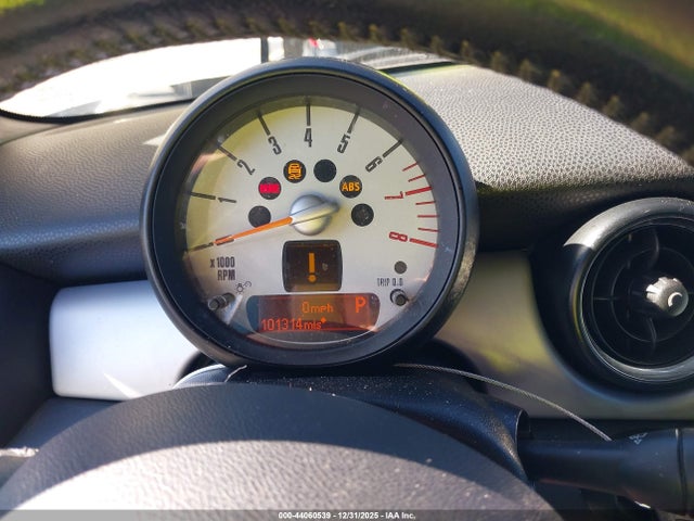 2010 MINI COOPER WMWMR3C54ATU98667 Photo 6