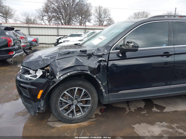 Auction sale of the 2020 Volkswagen Tiguan 2.0t Se/2.0t Se R-line Black/2.0t Sel, vin: 3VV2B7AX9LM108692, lot number: 44060602
