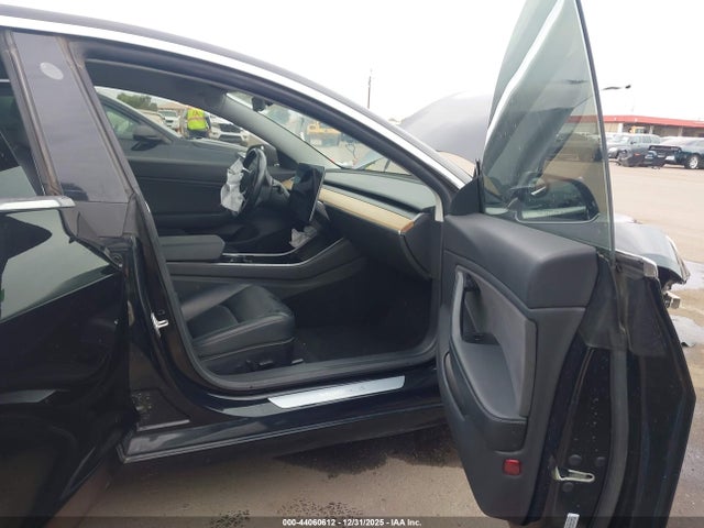 2019 TESLA MODEL 3 5YJ3E1EA6KF296894 Photo 4