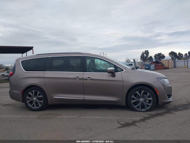2C4RC1GG7JR320978 Chrysler Pacifica Limited