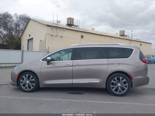 2C4RC1GG7JR320978 Chrysler Pacifica Limited