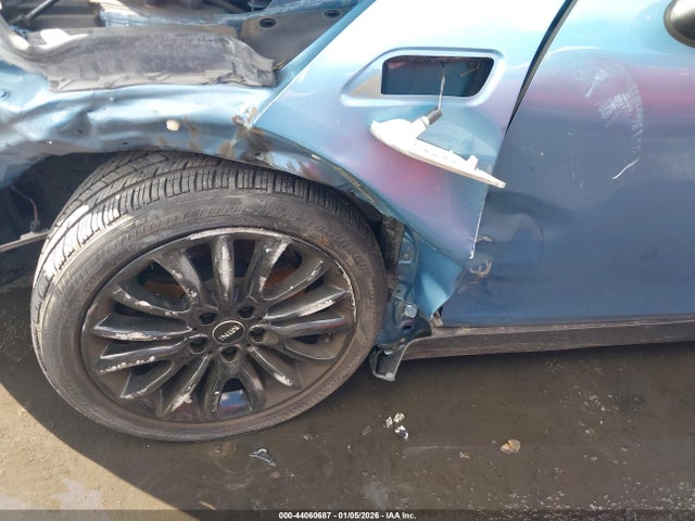 Mini Clubman Cooper S 2017 WMWLN9C5XH2E48949 Image 16