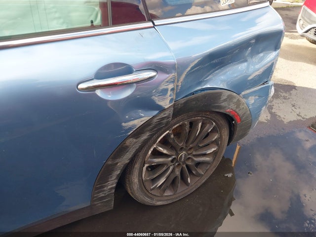Mini Clubman Cooper S 2017 WMWLN9C5XH2E48949 Image 17
