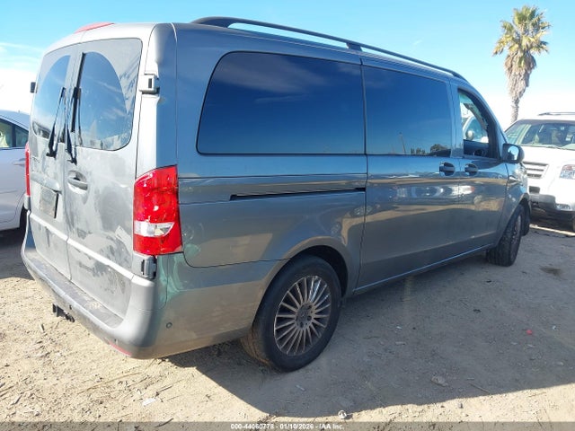 2023 MERCEDES-BENZ METRIS W1WV0FEY0P4330073 Photo 3