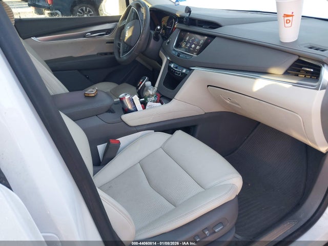 2017 CADILLAC XT5 1GYKNBRS0HZ234067 Photo 4