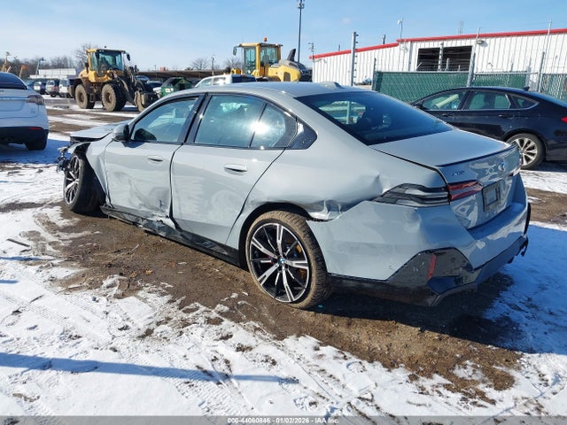 2025 Bmw 540i Xdrive მანქანა იყიდება აუქციონზე, vin: WBA63FJ09SCU23032, აუქციონის ნომერი: 44060846