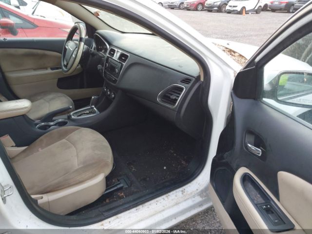 2014 CHRYSLER 200 1C3CCBBB8EN191342 Photo 4