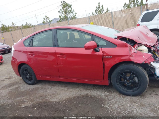 Toyota Prius Three 2015 JTDKN3DU7F1999261 Image 13