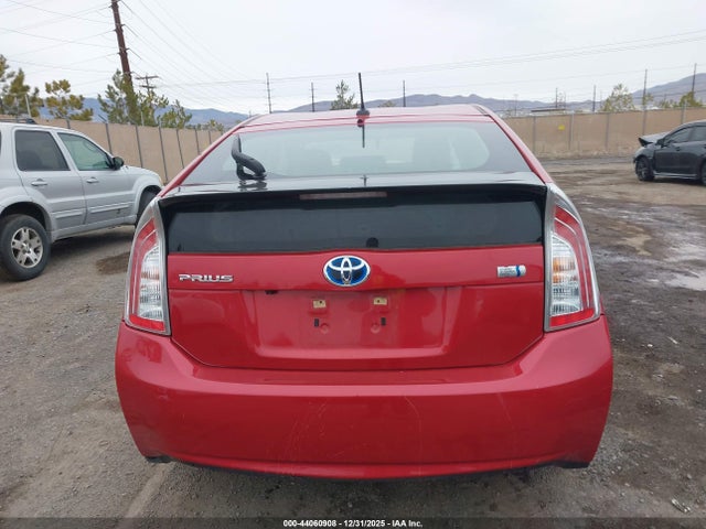 Toyota Prius Three 2015 JTDKN3DU7F1999261 Image 16