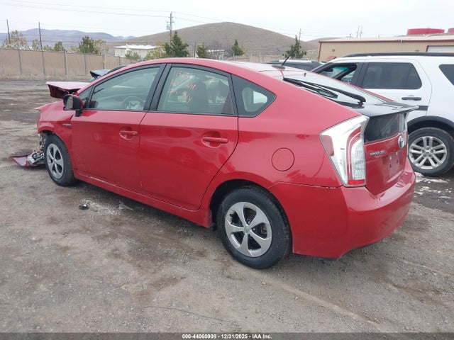 Toyota Prius Three 2015 JTDKN3DU7F1999261 Image 3