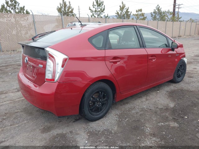 Toyota Prius Three 2015 JTDKN3DU7F1999261 Image 4