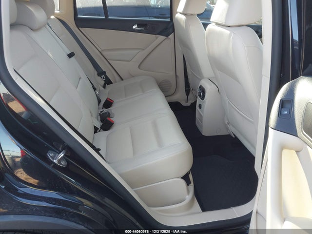 2017 VOLKSWAGEN TIGUAN WVGAV7AX4HK025750 Photo 7