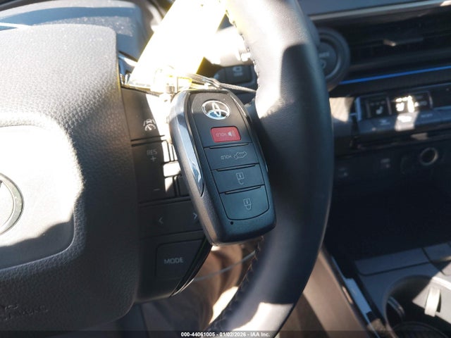 JTDACAAUXR3030248 Toyota Prius Limited