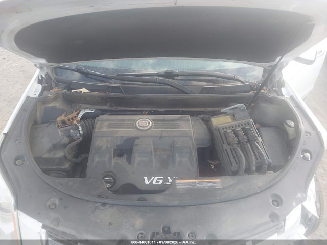 44061011 :رقم المزاد ، 3GYFNBE34FS607590 vin ، 2015 Cadillac Srx Luxury Collection مزاد بيع