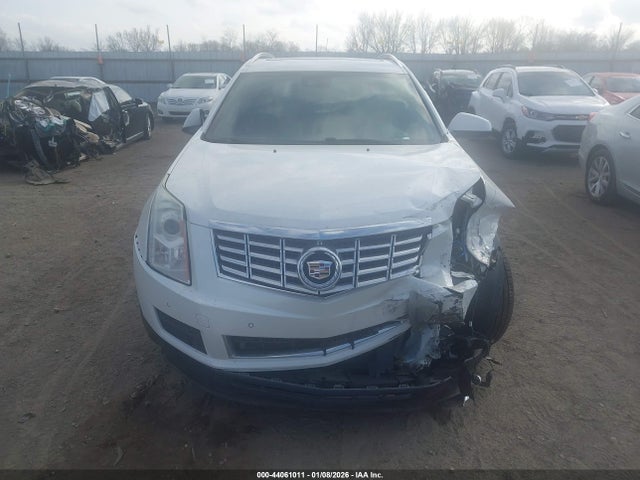 44061011 :رقم المزاد ، 3GYFNBE34FS607590 vin ، 2015 Cadillac Srx Luxury Collection مزاد بيع