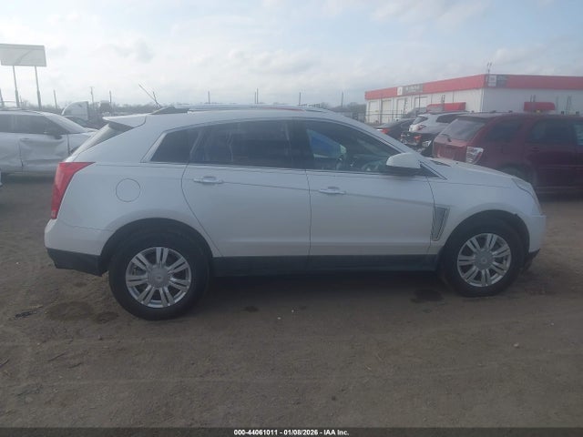 44061011 :رقم المزاد ، 3GYFNBE34FS607590 vin ، 2015 Cadillac Srx Luxury Collection مزاد بيع
