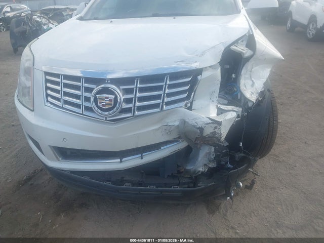 44061011 :رقم المزاد ، 3GYFNBE34FS607590 vin ، 2015 Cadillac Srx Luxury Collection مزاد بيع