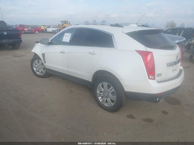 44061011 :رقم المزاد ، 3GYFNBE34FS607590 vin ، 2015 Cadillac Srx Luxury Collection مزاد بيع