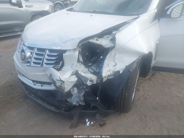 44061011 :رقم المزاد ، 3GYFNBE34FS607590 vin ، 2015 Cadillac Srx Luxury Collection مزاد بيع