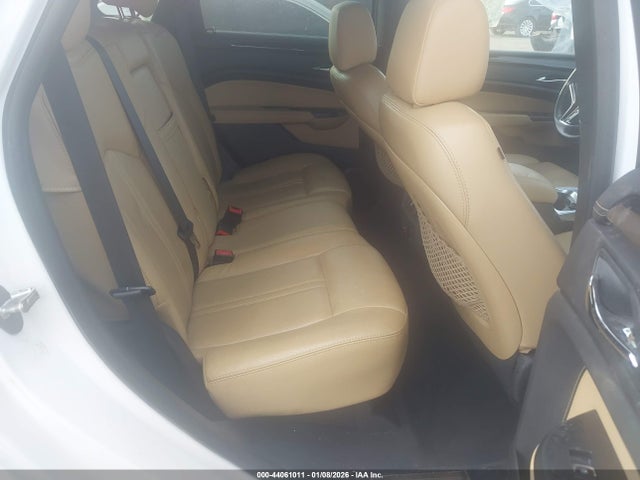44061011 :رقم المزاد ، 3GYFNBE34FS607590 vin ، 2015 Cadillac Srx Luxury Collection مزاد بيع