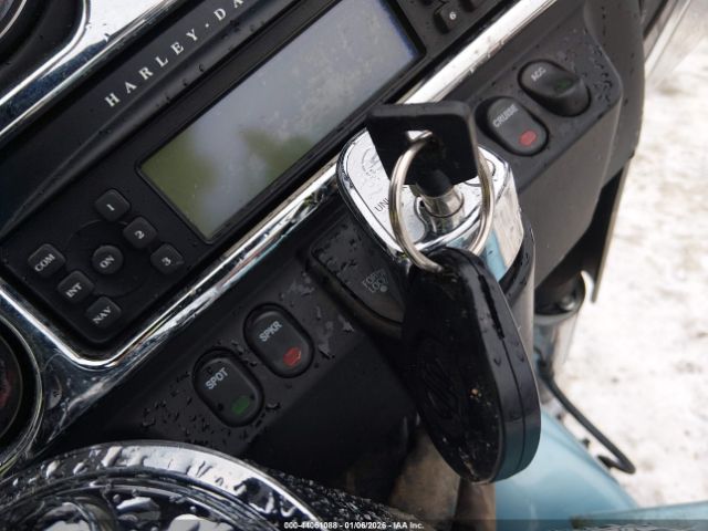 2007 HARLEY-DAVIDSON FLHTCUI 1HD1FC4137Y611576 Photo 10