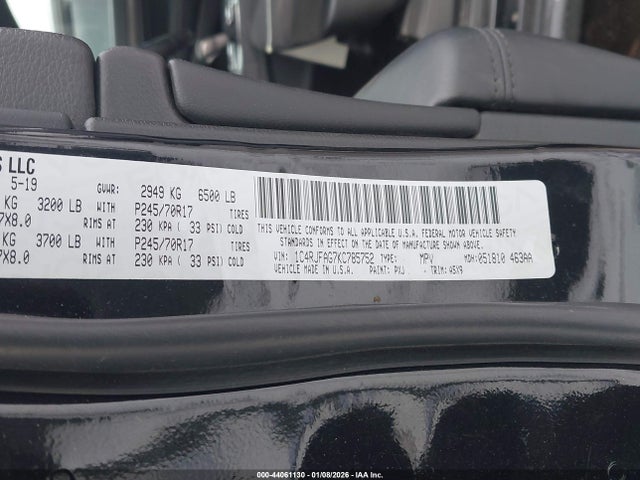 1C4RJFAG7KC785752 Jeep Grand Cherokee Laredo E 4x4