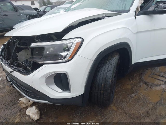 2024 Volkswagen Atlas 2.0t Se W/technology მანქანა იყიდება აუქციონზე, vin: 1V2HR2CA7RC593228, აუქციონის ნომერი: 44061163