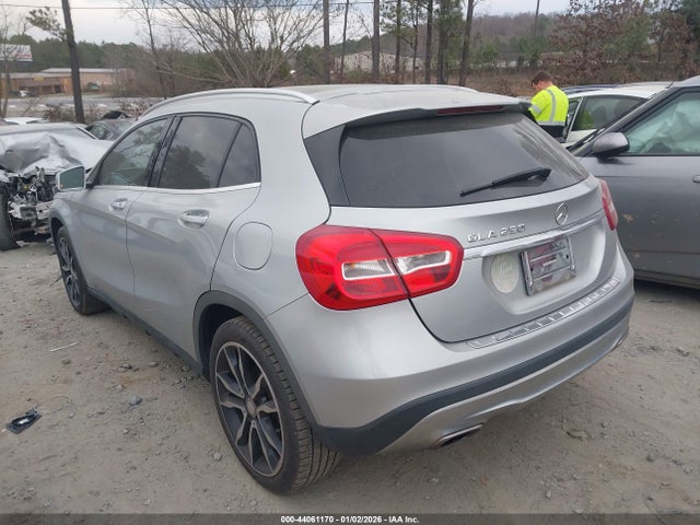 2015 MERCEDES-BENZ GLA 250 WDCTG4EB3FJ162017 Photo 2
