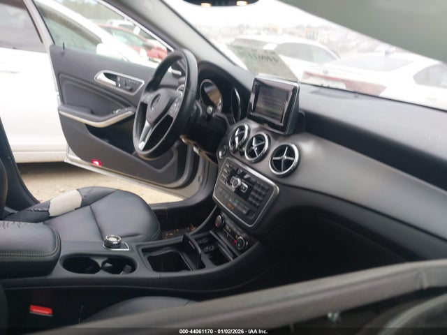 2015 MERCEDES-BENZ GLA 250 WDCTG4EB3FJ162017 Photo 4