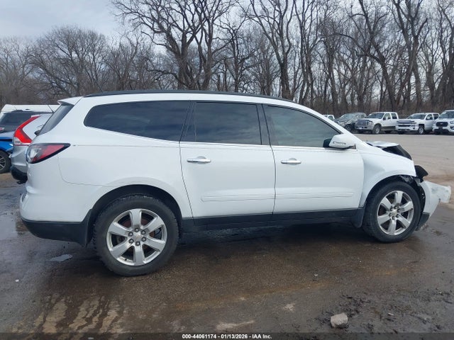 2017 Chevrolet Traverse 1lt მანქანა იყიდება აუქციონზე, vin: 1GNKRGKD7HJ266653, აუქციონის ნომერი: 44061174