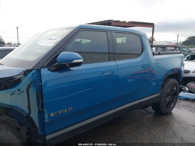 Rivian R1t Adventure 2022 7FCTGAAAXNN008360 Image 15