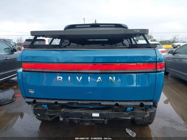 Rivian R1t Adventure 2022 7FCTGAAAXNN008360 Image 17