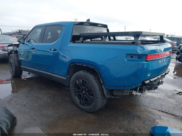 Rivian R1t Adventure 2022 7FCTGAAAXNN008360 Image 3