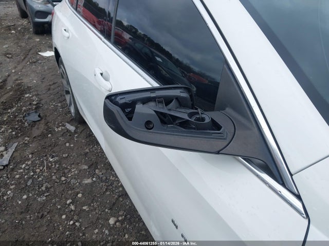 1G1ZD5ST1LF111649 Chevrolet Malibu Fwd Lt