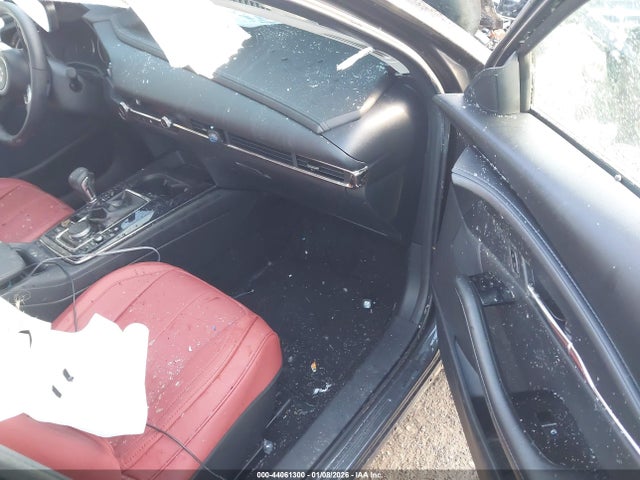 44061300 :رقم المزاد ، 3MVDMBAY3NM436253 vin ، 2022 Mazda Cx-30 2.5 Turbo مزاد بيع