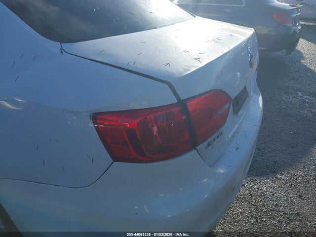 3VWLL7AJ5EM352271 Volkswagen Jetta