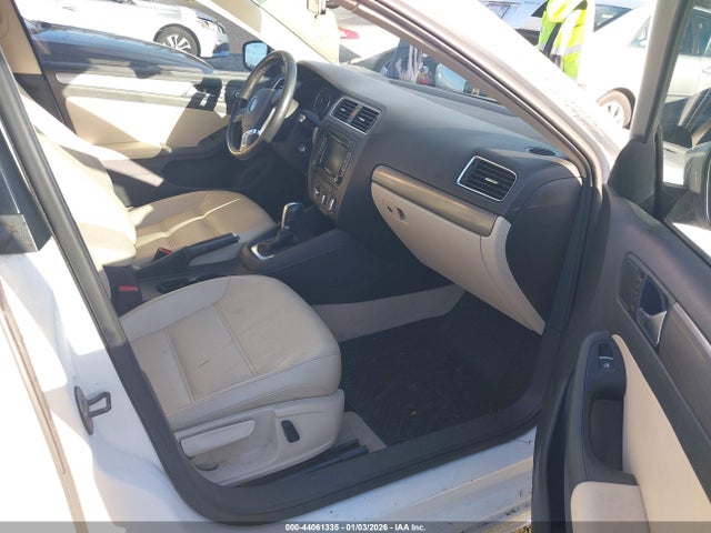 3VWLL7AJ5EM352271 Volkswagen Jetta