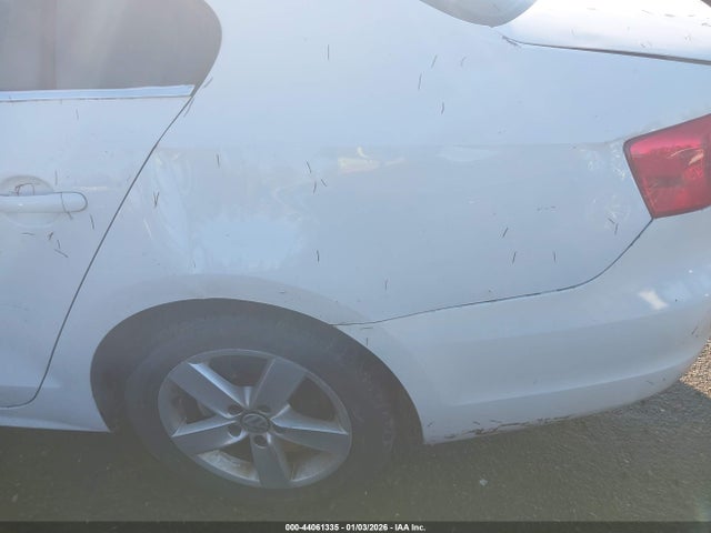 3VWLL7AJ5EM352271 Volkswagen Jetta
