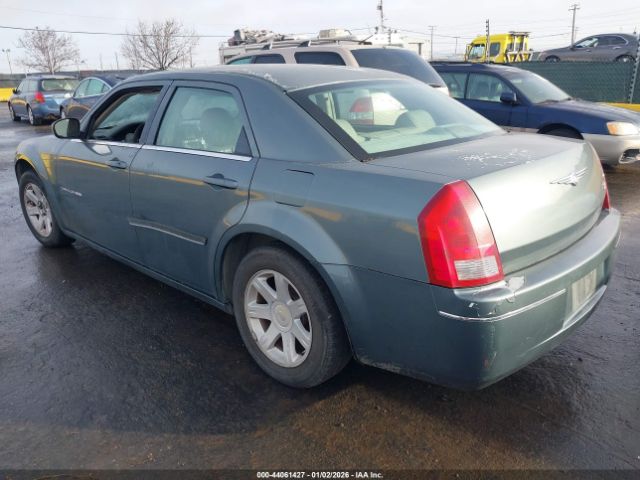 2005 CHRYSLER 300 2C3JA53G35H118719 Photo 2