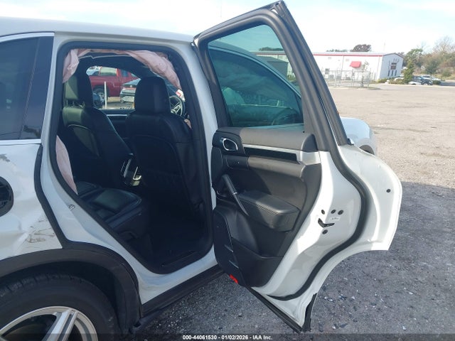 2018 PORSCHE CAYENNE WP1AA2A2XJKA07345 Photo 7